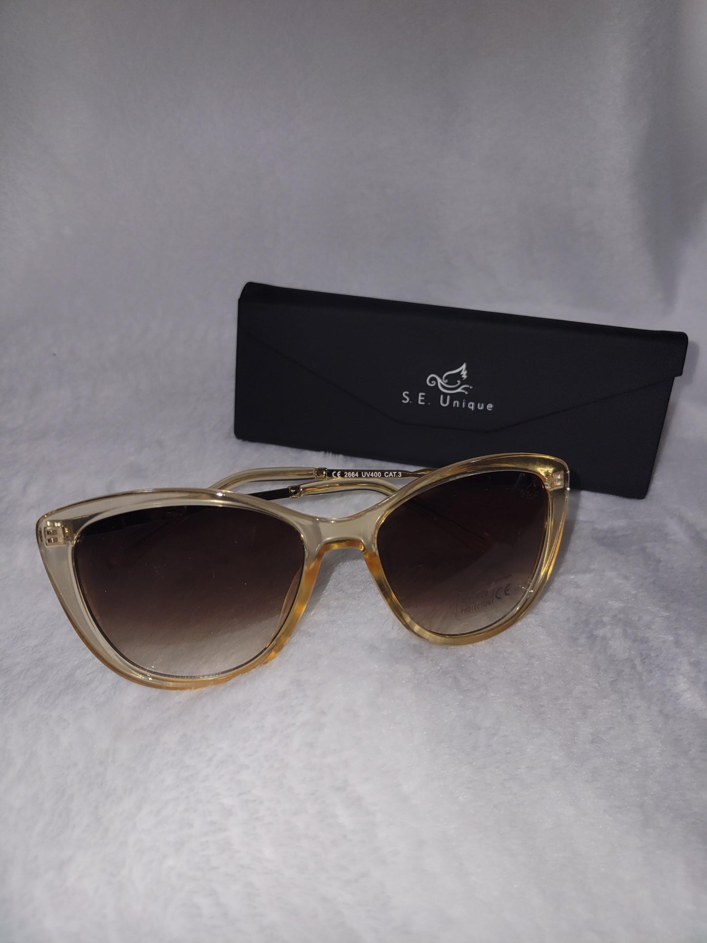 S.E. Unique Transparent Frame Sunglasses